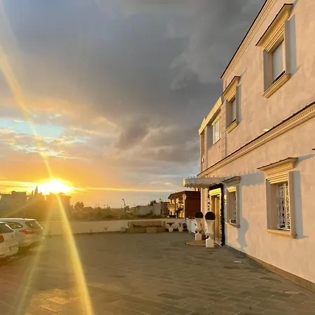 Готель Grand Royal