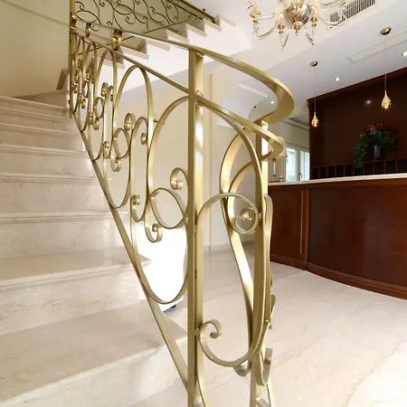 Готель Grand Royal 4*