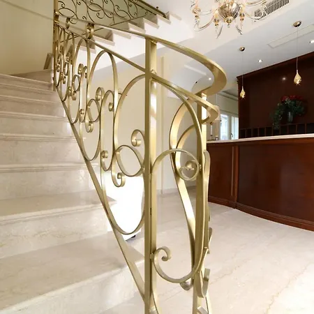 Grand Royal