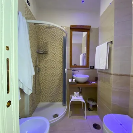 Готель Grand Royal