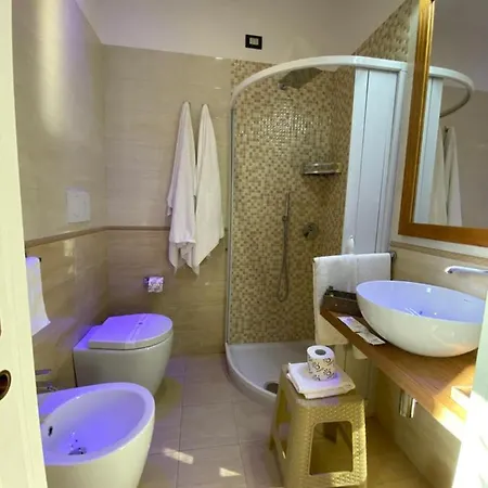 Готель Grand Royal