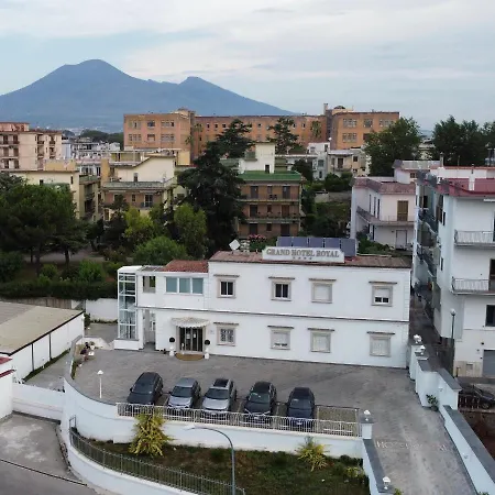Grand Royal Hotel 4*