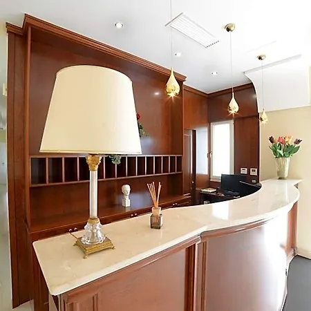 Hotel Grand Royal Pompeja