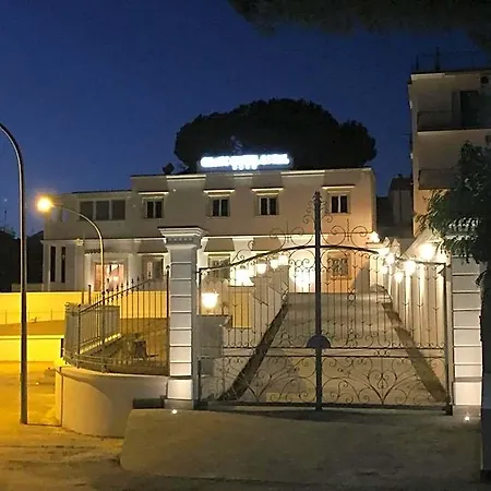Hotel Grand Royal 4*