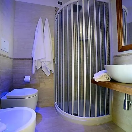 Grand Royal Hotel