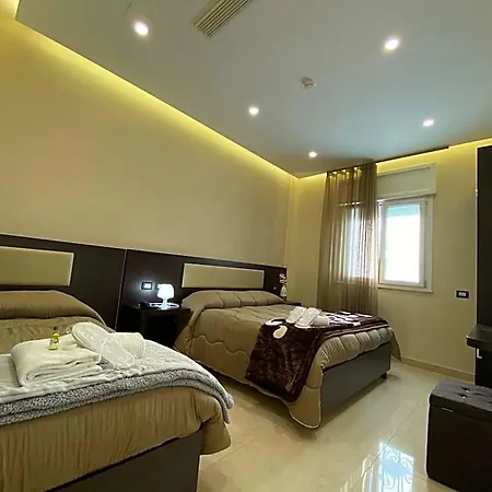 Grand Royal Hotel