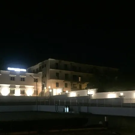 Hotel Grand Royal