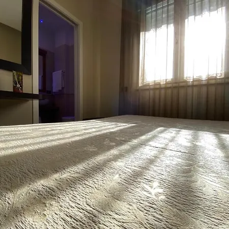 Отель Grand Royal 4*