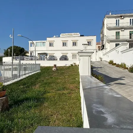 Hotel Grand Royal Pompeja